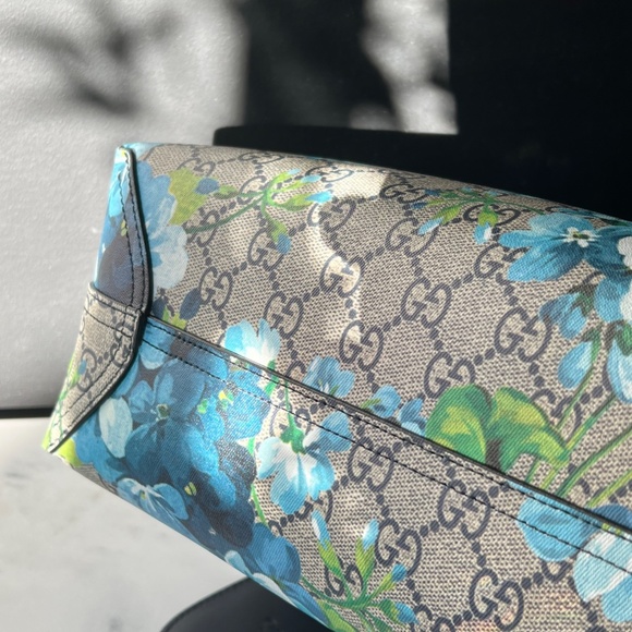 Gucci | GG Blooms Small Reversible Tote - Picture 10 of 14